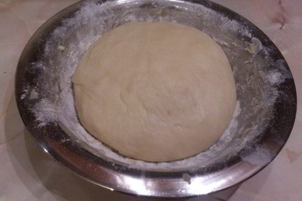 Дрожжевое тесто на кефире для булочек