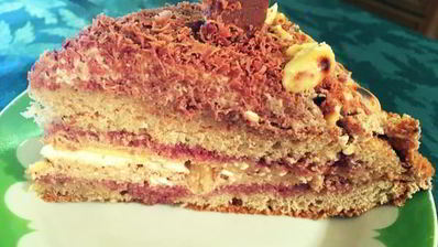 бисквитный торт с меренгой и арахисом