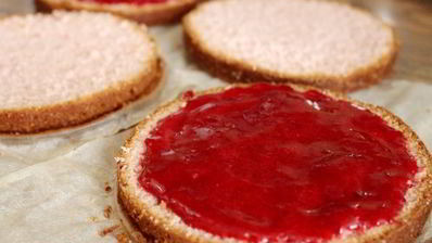 брусничный торт с белым шоколадом