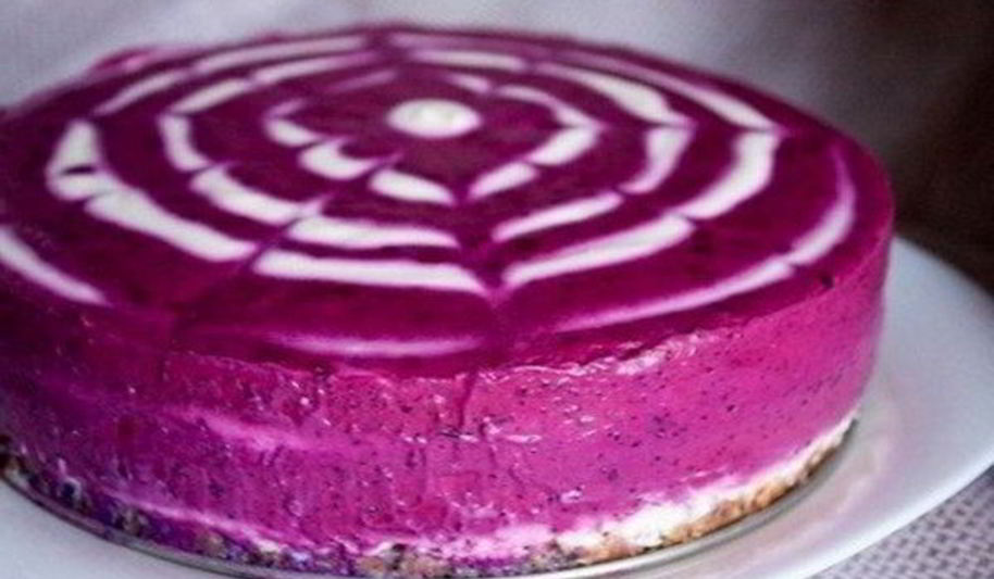 Рецепт чернично-финикового торт без выпечки