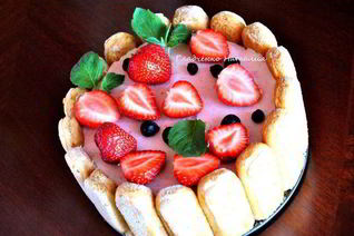 Йогуртовый торт с летними ягодами