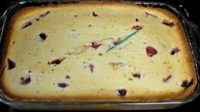 слоеный торт с клубничной начинкой и кремом амаретто