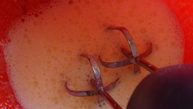 торт малиновый купол с шоколадным крем-муссом