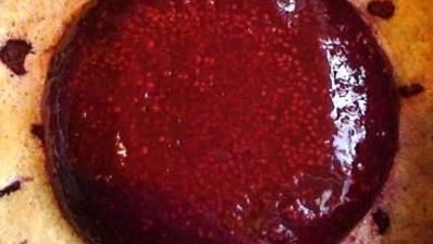 торт малиновый купол с шоколадным крем-муссом