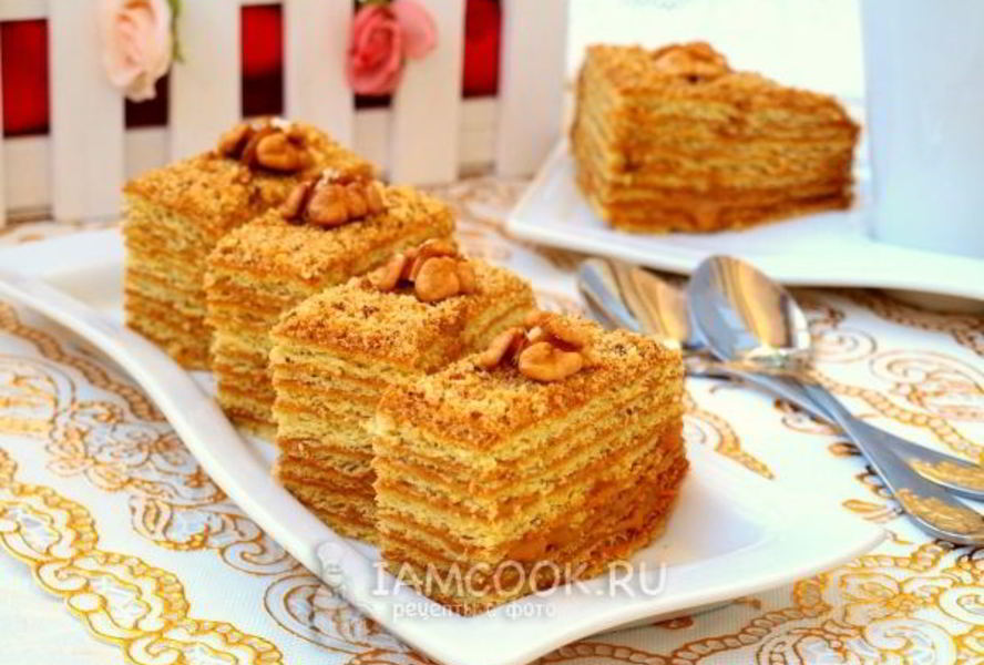 Торт Медовик с вареной сгущенкой