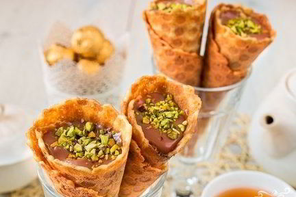 Вафельные трубочки с кремом