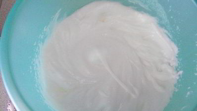 вишневый полосатый рулет