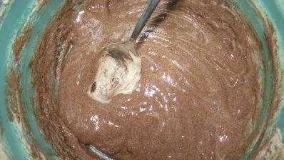 вишневый полосатый рулет