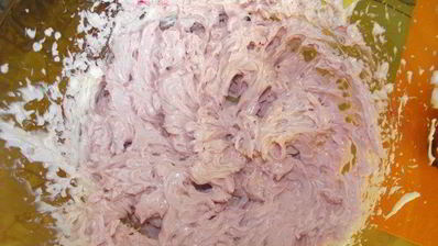 вишневый полосатый рулет