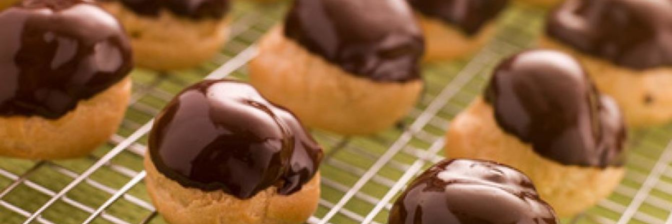 Профитроли с начинкой пралине