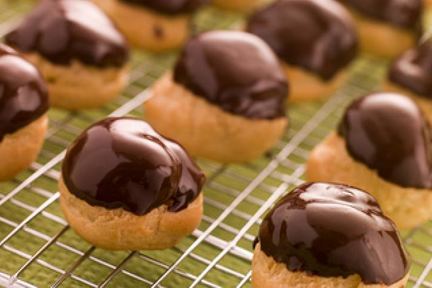 Профитроли с начинкой пралине