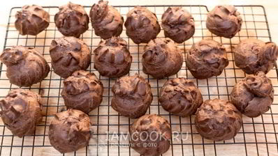 шоколадные профитроли с кремом