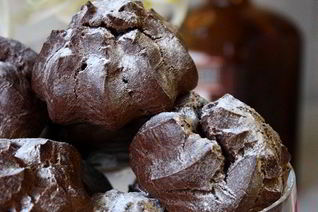 Шоколадные профитроли со сливочно-шоколадным кремом