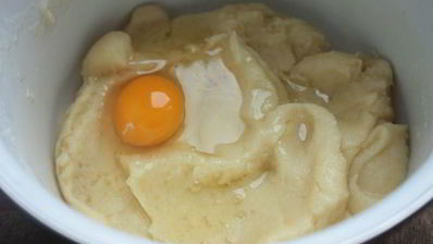 торт из профитролей с вишней и шоколадом