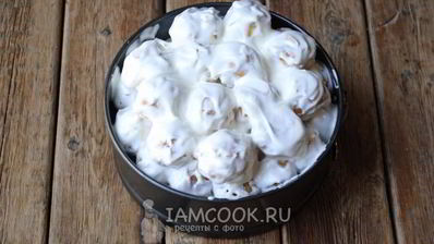 торт из профитролей со сметанным кремом