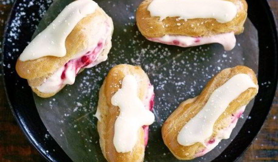 Рецепт эклеров с малиновым кремом и белым шоколадом