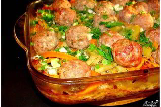 Картофельная запеканка с мясными шариками