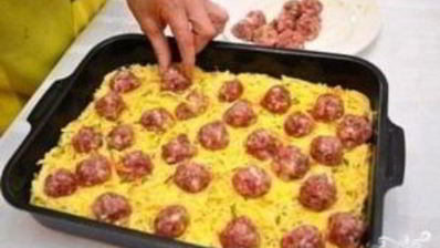 картофельная запеканка с мясными шариками
