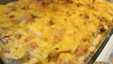 картофельная запеканка с сосисками и грибами