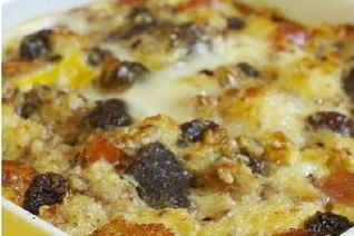 Мясная запеканка с сухофруктами