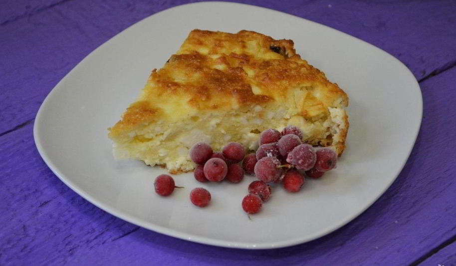 Рецепт пышной творожной запеканки с яблоками