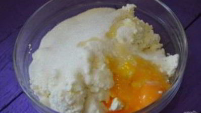 пышная творожная запеканка с яблоками