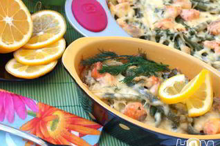 Рисовая запеканка с лососем и стручковой фасолью