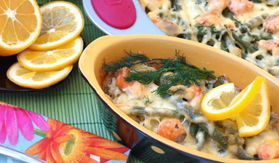 Рецепт рисовой запеканки с лососем и стручковой фасолью