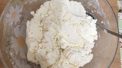 творожная запеканка с черной смородиной