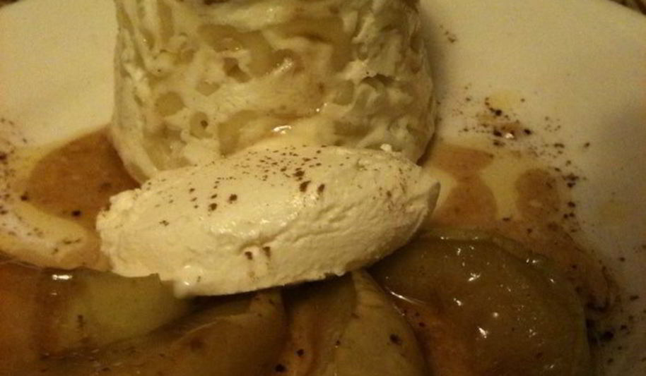 Рецепт творожно-макаронной запеканка с изюмом, карамелизованным яблоком и маскарпоне