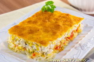Запеканка с рисом, куриным филе, кукурузой и овощами