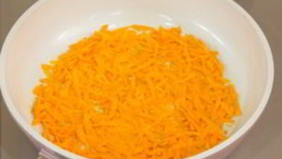 запеканка с рисом, куриным филе, кукурузой и овощами