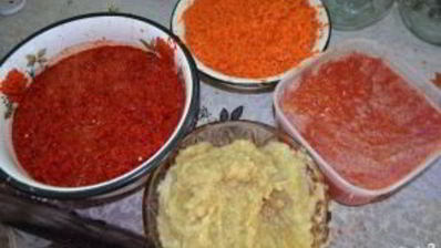 аджика острая с яблоками