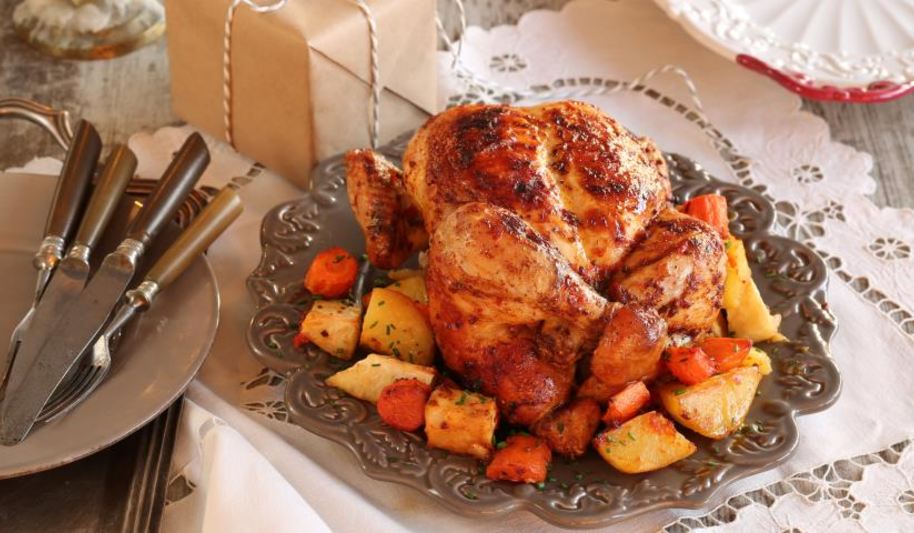 Рецепт курицы, запеченной с домашней аджикой и корнеплодами