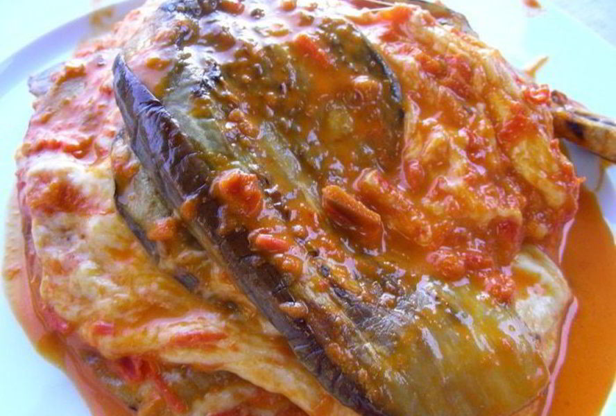 Запеканка из баклажанов с аджикой и моцареллой