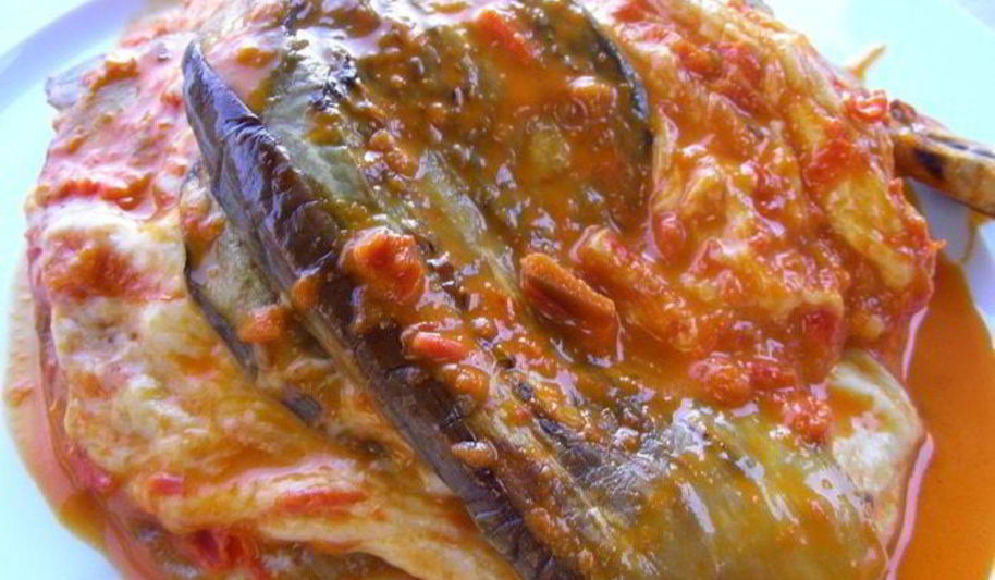 Рецепт запеканки из баклажанов с аджикой и моцареллой