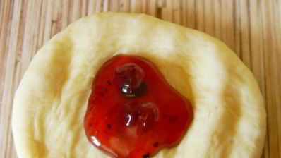булочки с джемом и штрейзелем