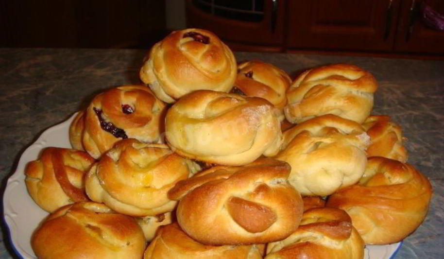 Рецепт булочек с джемом розочки