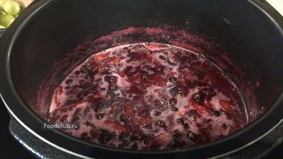 джем из яблок с черноплодной рябиной в мультиварке