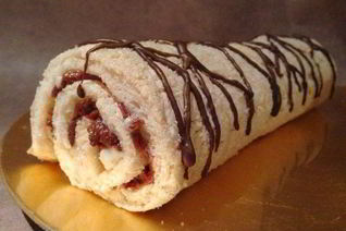 Очень быстрый рулет с джемом к чаю