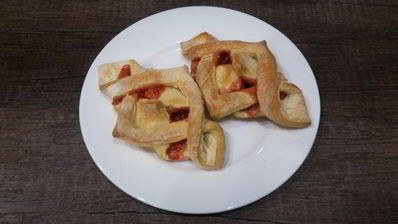 слоеные булочки с малиновым джемом