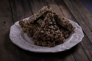 Гозинаки — грецкие орехи с медом