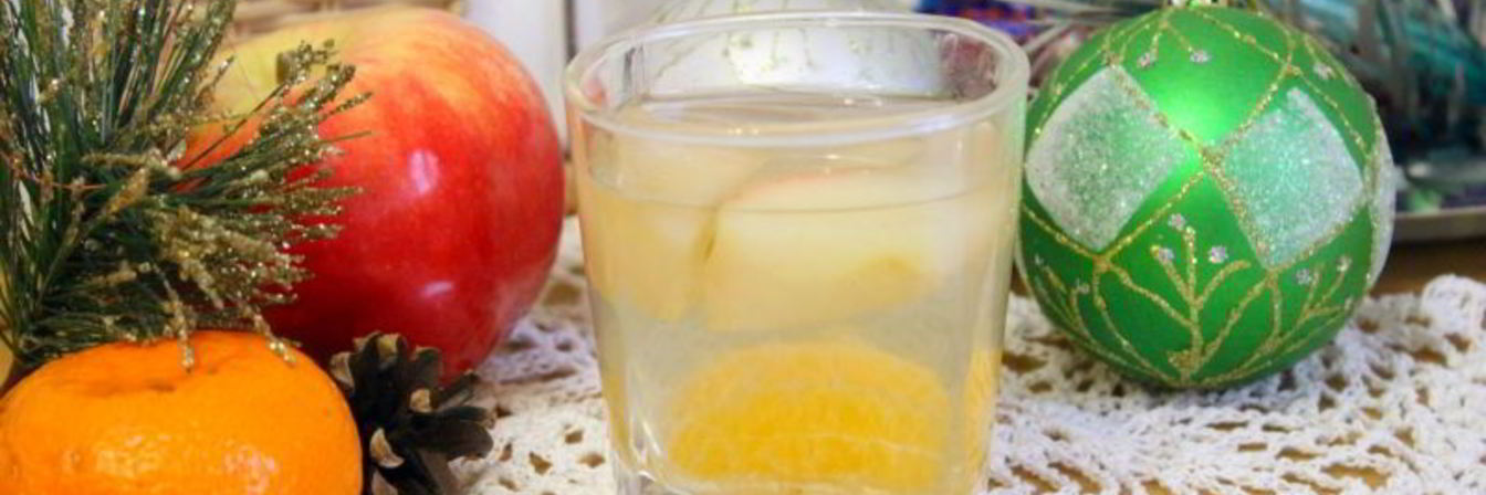 Ароматный компот из яблок и мандаринов