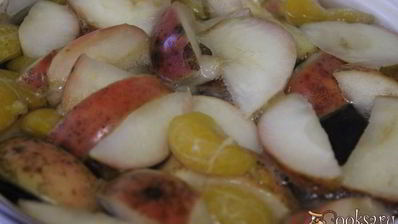 ароматный компот из яблок и мандаринов