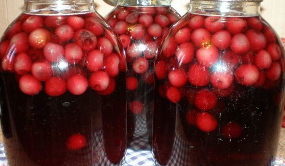 Рецепт компота из черешни с косточками на зиму