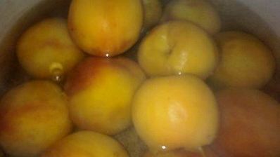 компот из персиков в сливовой заливке