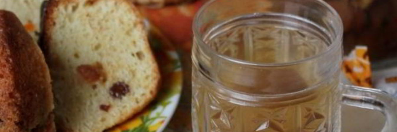 Компот из сушеных яблок с тимьяном