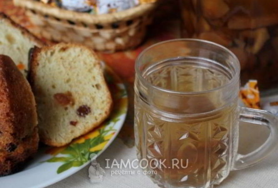 Компот из сушеных яблок с тимьяном