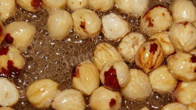 лесные орехи в сахаре