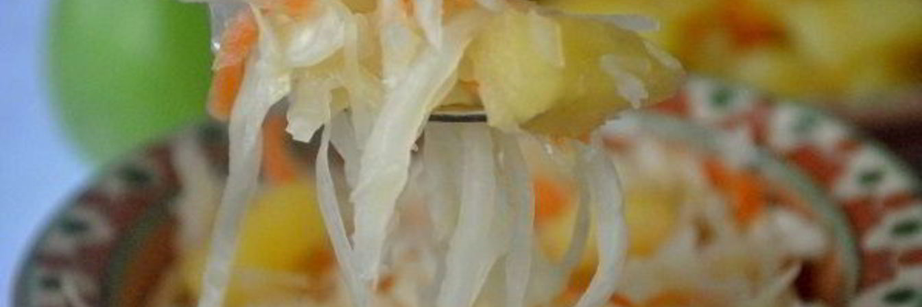 Капуста маринованная с яблоками
